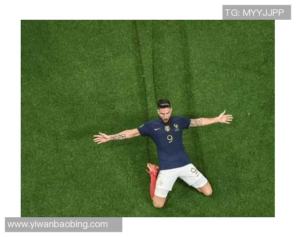 足球三人同庆滑跪展现激情时刻团结拼搏精神的完美诠释