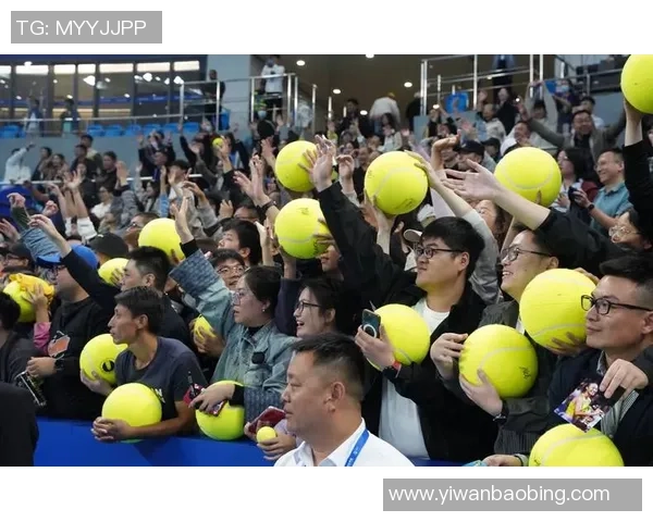 足球巨星惊喜亮相UFC赛场引发观众热烈欢呼