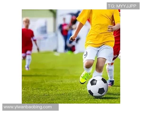 足球巨星风采再现：精彩集锦带你回顾他们的巅峰时刻