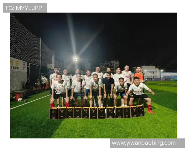 踢足球痞帅风格球星展示瞬间展现自信与魅力